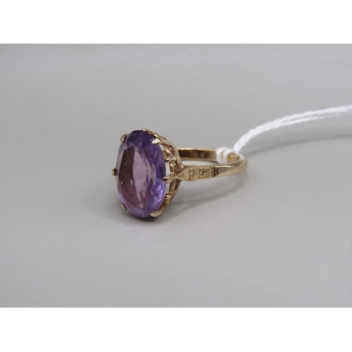 1590 - 9ct GOLD AMETHYST SET RING SIZE P