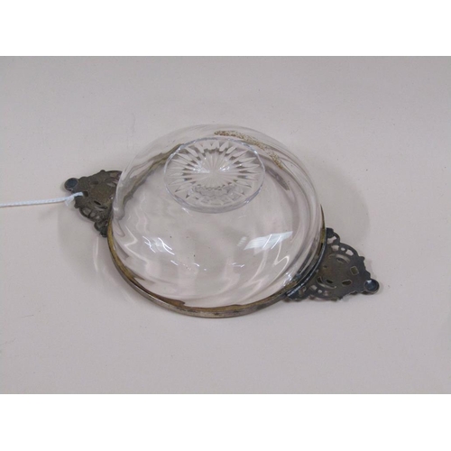 1646 - HENRY STRATFORD, SHEFFIELD 1909 SILVER RIMMED GLASS QUAICHE