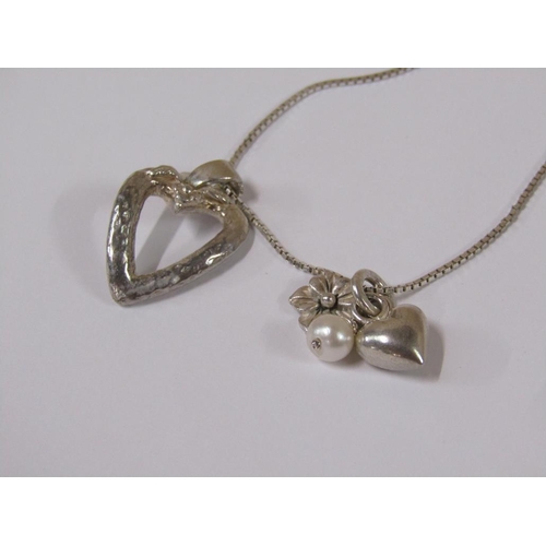 1662 - SILVER CHARM NECKLACE WITH HEARTS