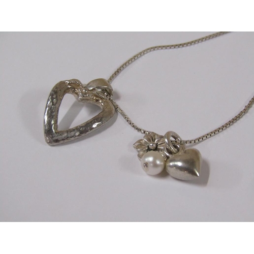 1662 - SILVER CHARM NECKLACE WITH HEARTS