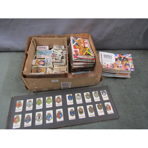 1779 - BOXED SET OF CIGARETTE CARDS, LOOSE ALBUMS, ETC