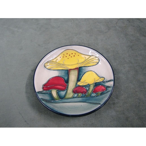 1812 - MOORCROFT MUSHROOM COASTER, 12CM DIAM