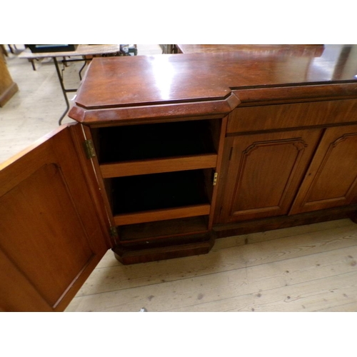 1969 - 19c MAHOGANY BREAKFRONT SIDEBOARD 210cms X 90