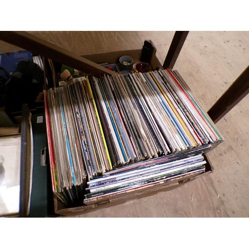 186 - BOX OF MIXED RECORDS