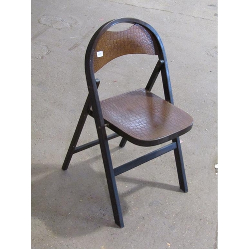 677 - FOLDING CHAIR