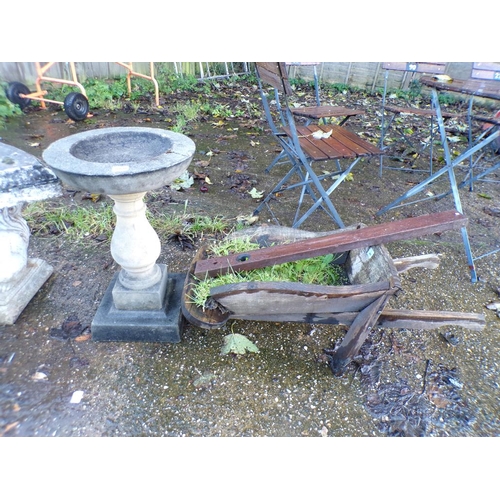 960 - BIRD BATH AND A SMALL WOODEN WHEELBARROW