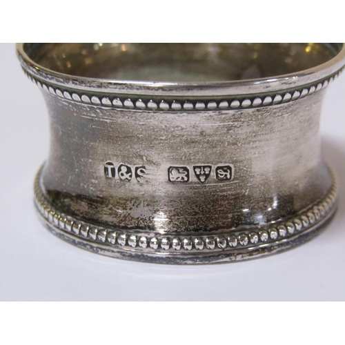 1537 - SILVER NAPKIN RING, SILVER VESTA AND A SILVER SNUFF BOX