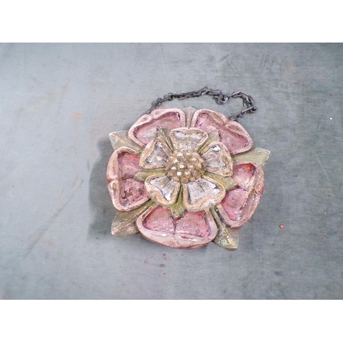 1402 - TUDOR ROSE PLAQUE, 28CM DIAM