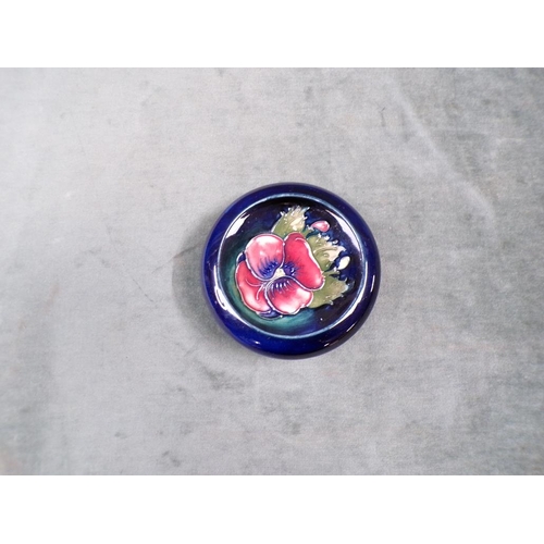 1926 - MOORCORFT PANSY DISH, 12CM DIAM