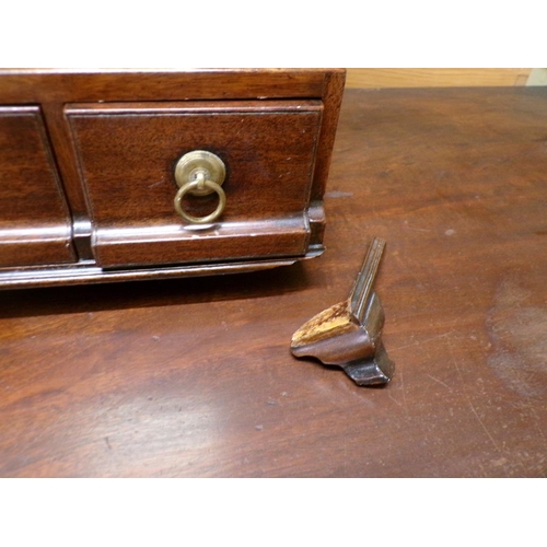 2090 - LATE GEORGIAN WALNUT TOILET MIRROR ON BASE FITTED THREE SHORT DRAWERS, 47CM W, 65CM H, A/F