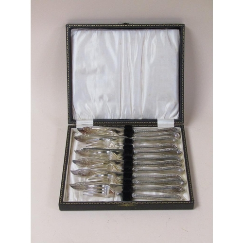 1804 - BOX SET OF SILVER PLATED FISH KNIVES AND FORKS