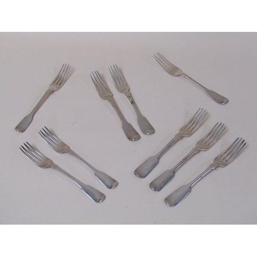 152 - A collection of nine early 19c silver table forks, c.1804/1830, 22.5ozt.