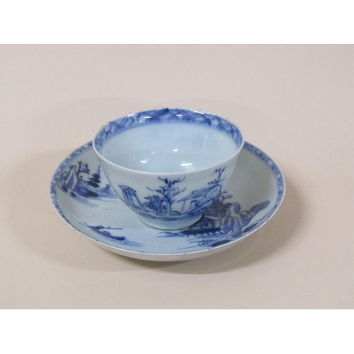 170 - A Chinese blue and white Export tea bowl and saucer, saucer 12cm diam, tea bowl 4.5cm h.