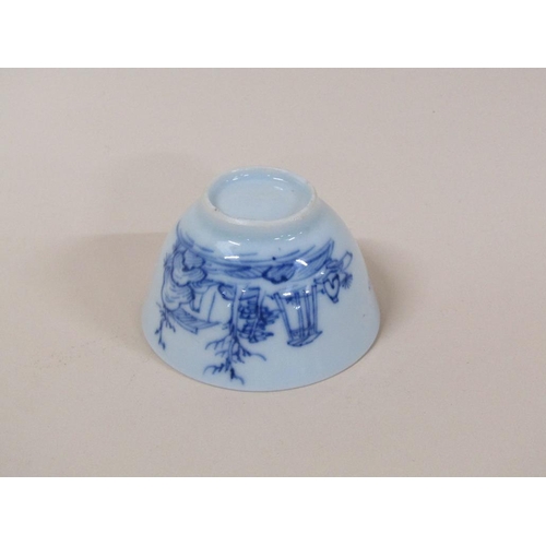 170 - A Chinese blue and white Export tea bowl and saucer, saucer 12cm diam, tea bowl 4.5cm h.