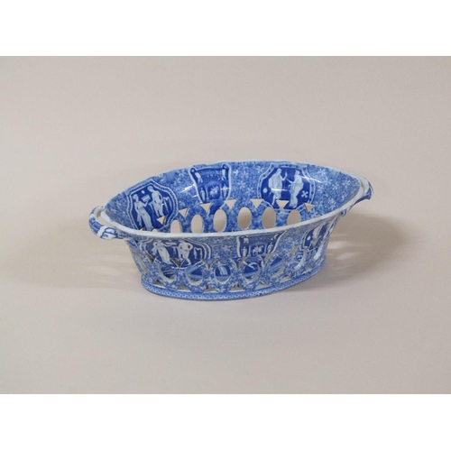 183 - An early 19c Spode blue and white nut basket, reticulated and with Grecian design, 28cm w.