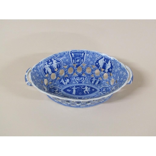 183 - An early 19c Spode blue and white nut basket, reticulated and with Grecian design, 28cm w.