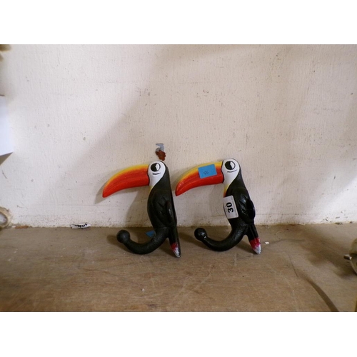 30 - PAIR OF TOUCAN WALL HOOKS