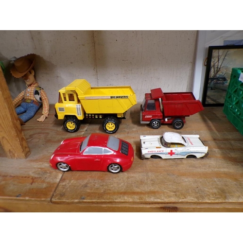 71 - VINTAGE TOYS TO INC MODEL TRUCKS AND CARS