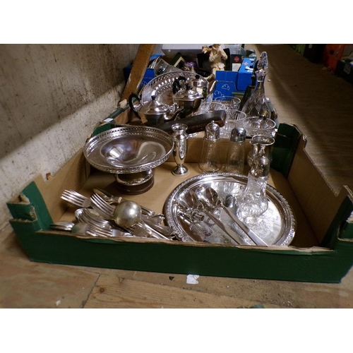 122 - BOX OF MIXED SILVER PLATE TO INC. CUTLERY