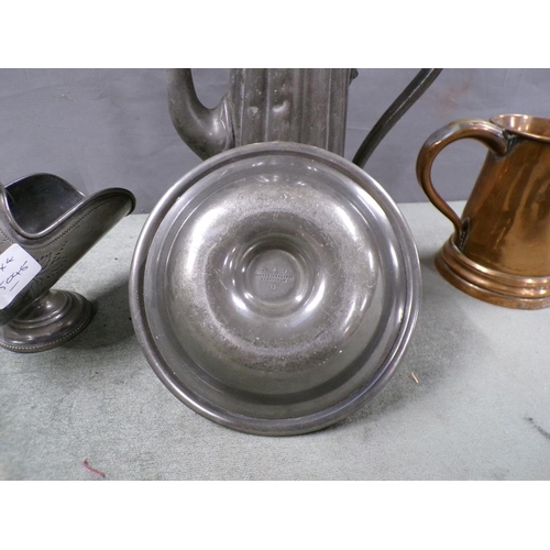 1431 - FOUR ITEMS OF PEWTER TO INCL COFFEE POT, CHAMBER STICK ETC AND COPPER TANKARD