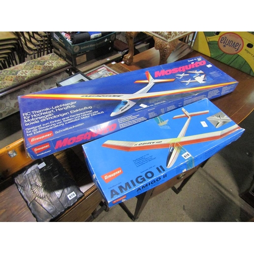 618 - TWO MODEL PLANES