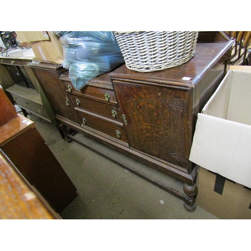 667 - 1930s OAK SIDEBOARD