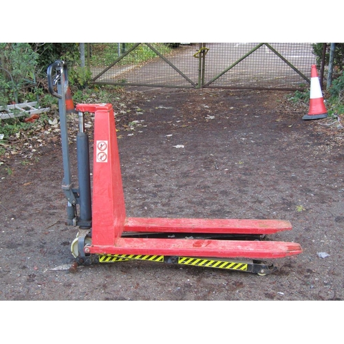 1010 - PALLET TRUCK