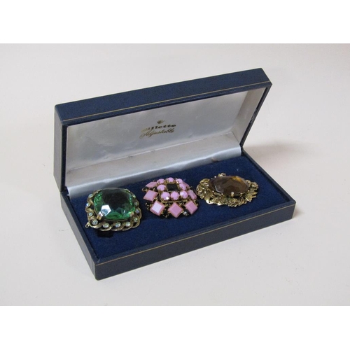 1521 - BOX OF THREE COSTUME BROOCHES