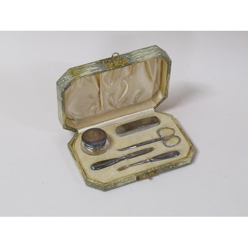 1522 - BOXED SILVER MANICURE SET