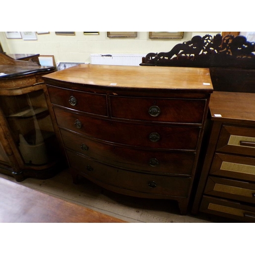 1886 - LATE GEORGIAN MAHOGANY BOW FRONT CHEST OF TWO SHORT AND THREE LONG DRAWERS, 104CM W, 103CM H