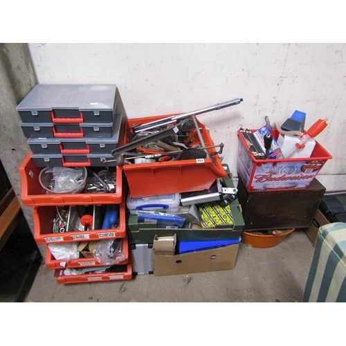 553 - LARGE COLLECTION OF MIXED HAND TOOLS ETC