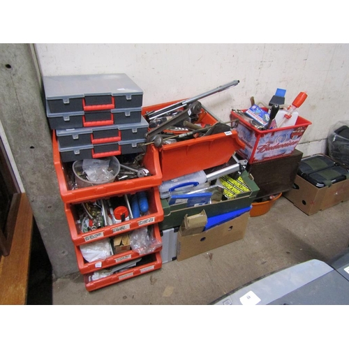 553 - LARGE COLLECTION OF MIXED HAND TOOLS ETC