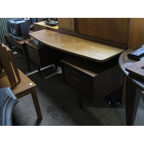 565 - TEAK DRESSING TABLE