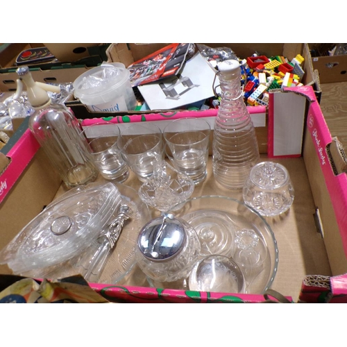 255 - BOX OF MIXED GLASSWARE TO INC. SODA SYPHON