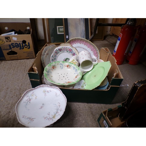 399 - BOX OF MIXED CHINA TO INCL TABLEWARES