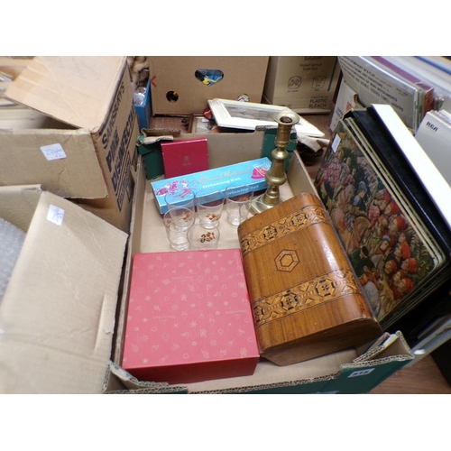 515 - BOX TO INCL GLASSWARE, BRASS CANDLESTICK, TUNBRIDGEWARE BOX ETC