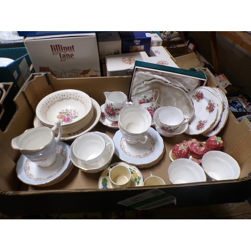 338 - BOX OF TEA AND TABLEWARES TO INC ROYAL GRAFTON