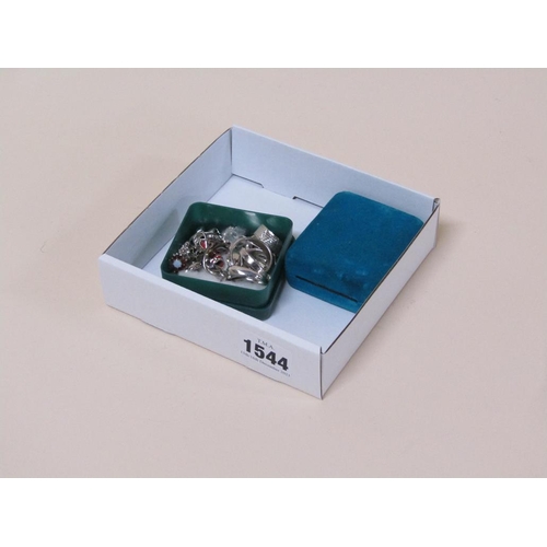 1544 - BOX OF SILVER RINGS PLUS SILVER CHAIN AND PENDANTS