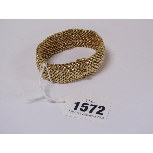 1572 - 18ct GOLD ITALIAN BRACELET OF WOVEN FORM, 41g TOTAL