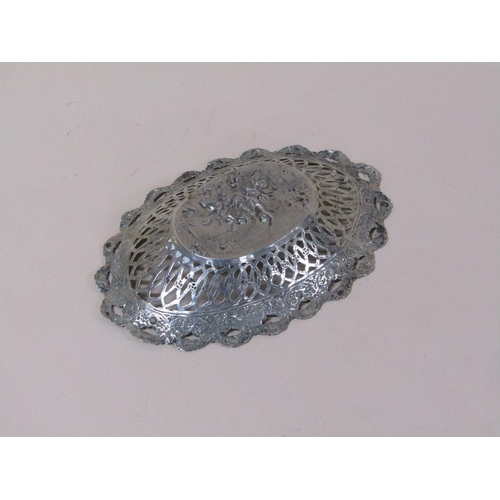 1723 - CONTINENTAL SILVER PIERCED DISH, 4.5ozt