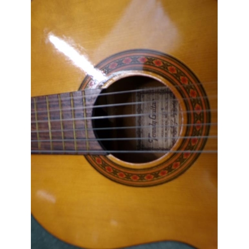 1406 - SPANISH GUITAR AND STAND