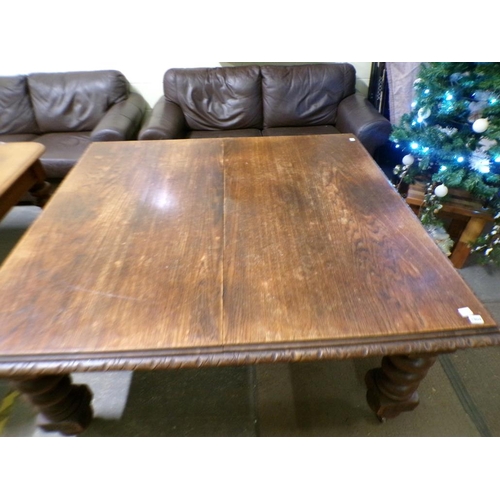 1909 - CARVED OAK EXTENDING DINING TABLE WITH FOUR EXTRA LEAVES 320 x 150 x 75 cms