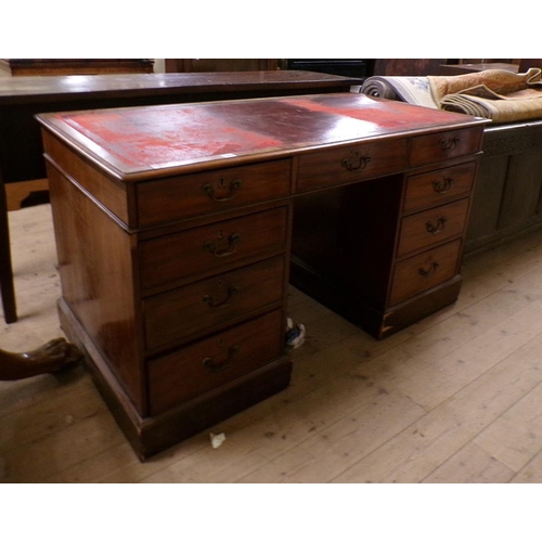 1962 - VICTORIAN MAHOGANY LEATHER TOP TWIN PEDETSAL DESK, 142CM W