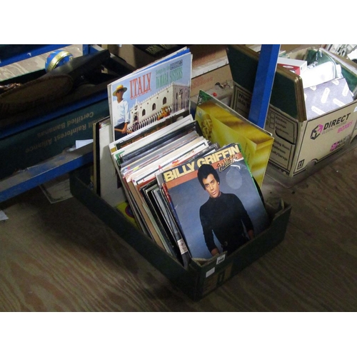 250 - BOX OF MIXED RECORDS