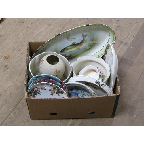 299 - BOX OF MIXED CERAMICS TO INCL LARGE FISH PLATTER