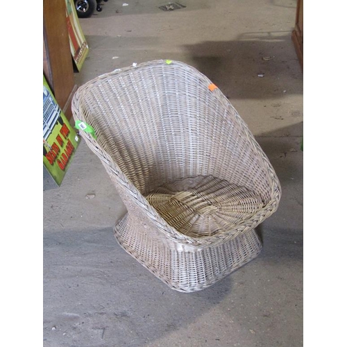 560 - WICKER CHAIR