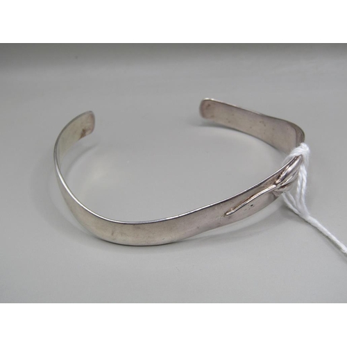 1619 - SILVER BANGLE WITH DIAMOND