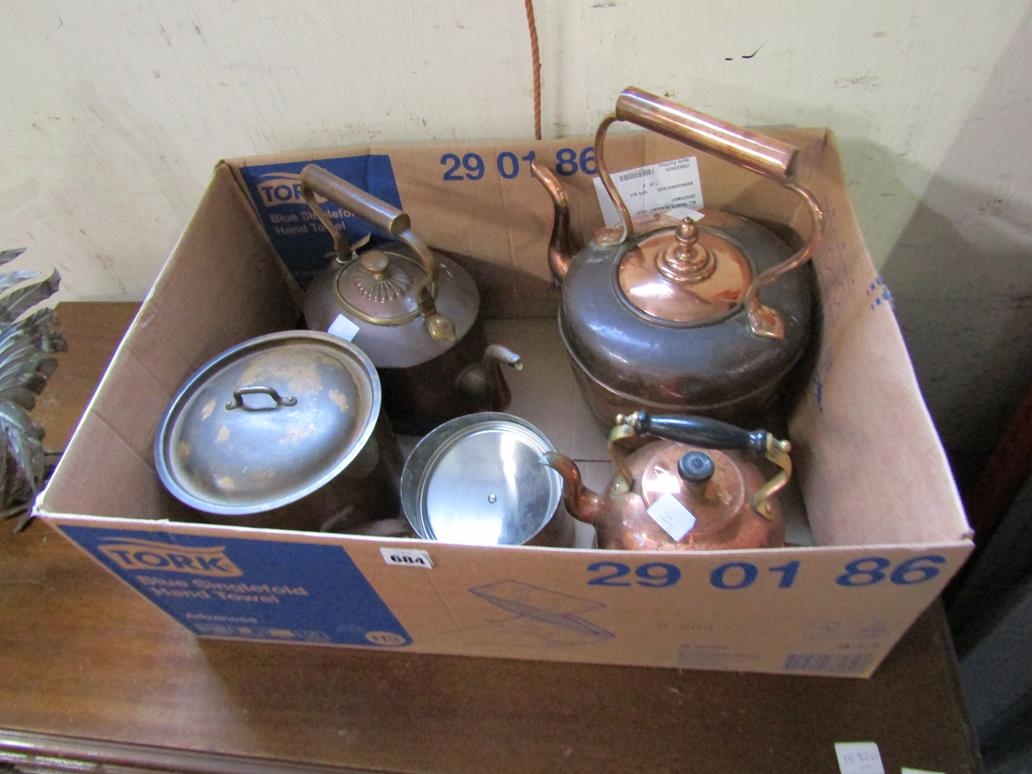 BOX OF COPPER KETTLES PANS ETC   1100302495.JPG