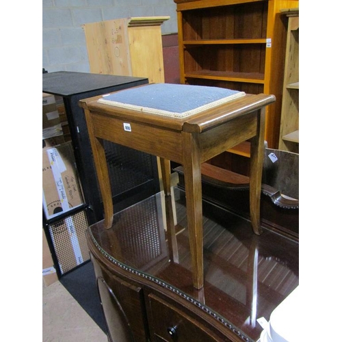 800 - UPHOLSTERED TOP PIANO STOOL