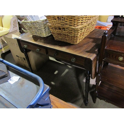 811 - VICTORIAN WALNUT SOFA TABLE